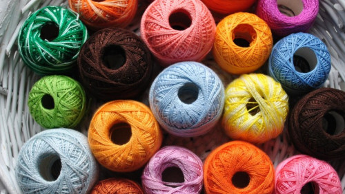 Rękawiczki robi się pięcioma drutami: o norweskim zamiłowaniu do dziergania