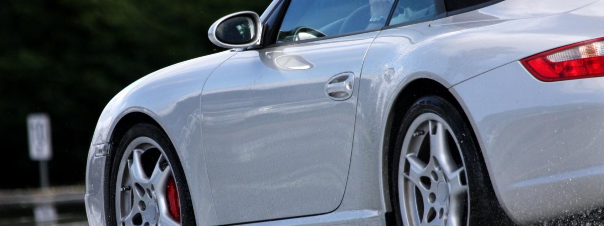 Polscy studenci będą współprojektować wyposażenie Porshe i Jaguara? „Pomysły mogą zostać wykorzystane