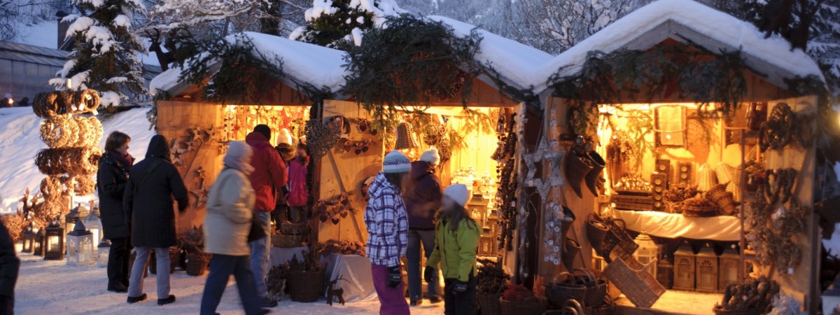 Pachnące pierniki, tradycyjny gløgg i… renifery św. Mikołaja: TOP 5 najlepszych świątecznych jarmarków w Norwegii