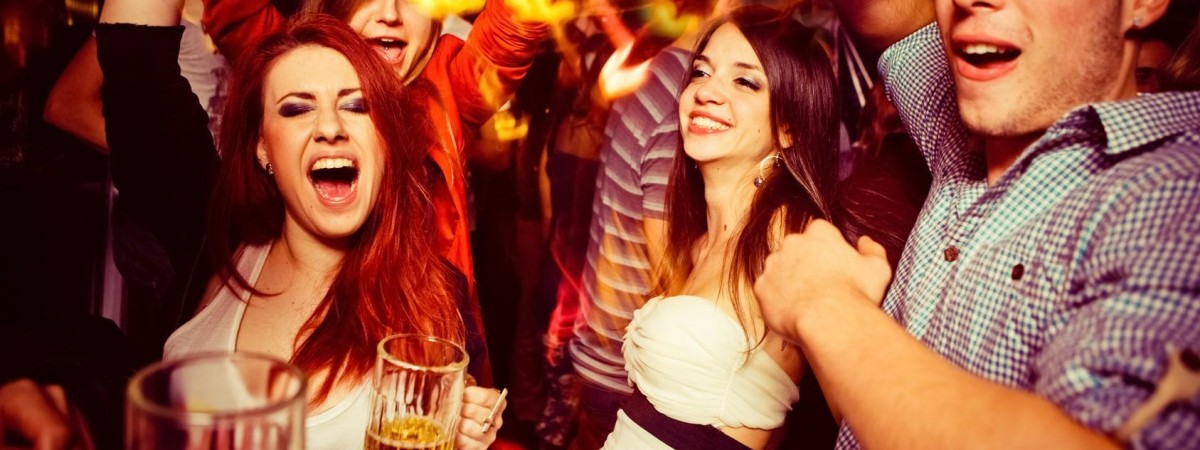 Morze alkoholu, maratony po pubach i odwodnienia: młodzi Norwegowie na wakacjach