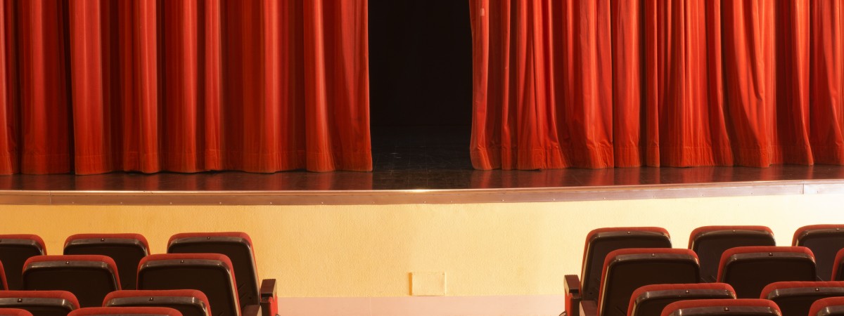 Polaku, weź dziecko i idź do teatru