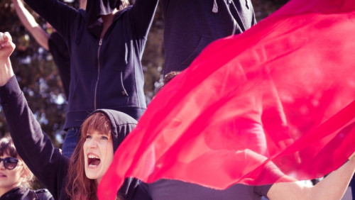Demonstracje w całej Norwegii: ludzie protestują przeciwko uwolnieniu trzech mężczyzn oskarżonych o gwałt