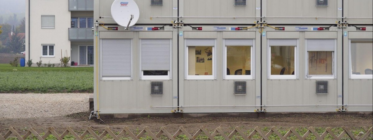 Co trzecie miejsce w norweskich ośrodkach dla uchodźców jest puste