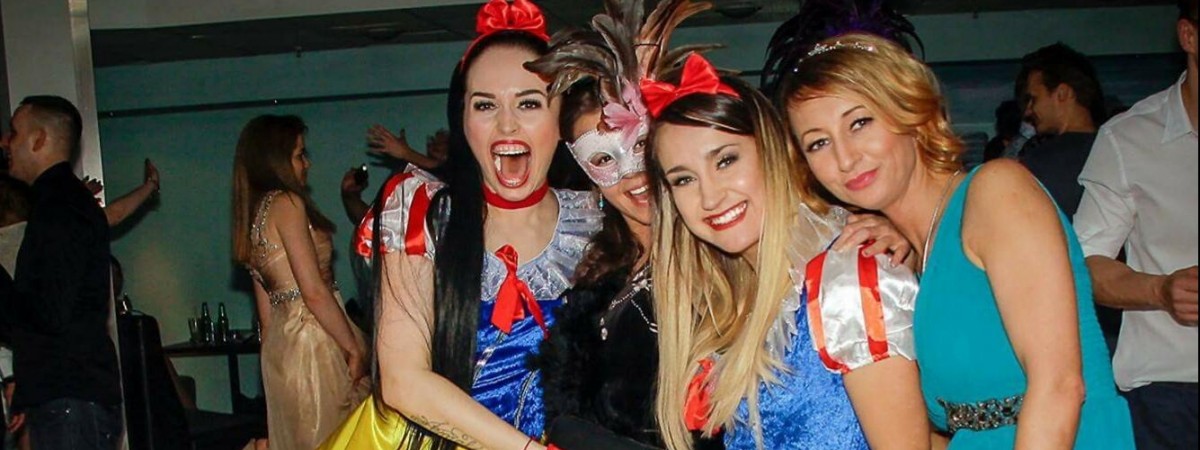 Rycerze i księżniczki dla chorej 12-latki. Tak było na niezwykłym balu w Oslo [ZDJĘCIA]