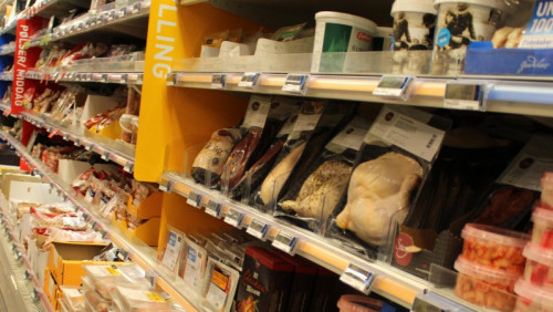 Małe sklepy sprzedają codziennie. Handel w weekendy i święta coraz bardziej powszechny