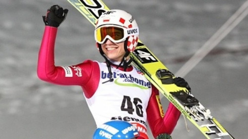 Pełen napięcia konkurs drużynowy w Planicy: Norwegowie najlepsi, Polska na podium i… z historycznym trofeum!