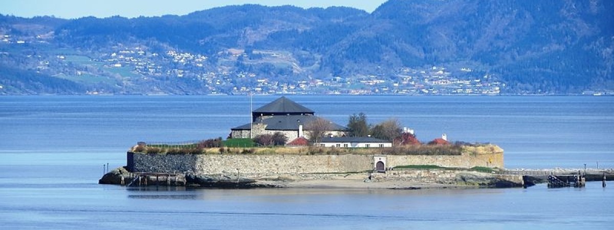 Rodzinny weekend w... Trondheim: wycieczka na wyspę Munkholmen, a może wodne szaleństwo w aquaparku Pirbadet? 