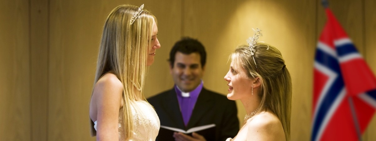 Nowa liturgia dla homoseksualnych małżeństw w Kościele Norwegii: „To dzień, w którym spełniły się modlitwy i marzenia”