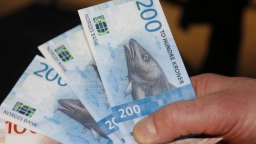 „Dorszowe” pieniądze za ciężkie? Pierwsze kłopoty z nowymi banknotami