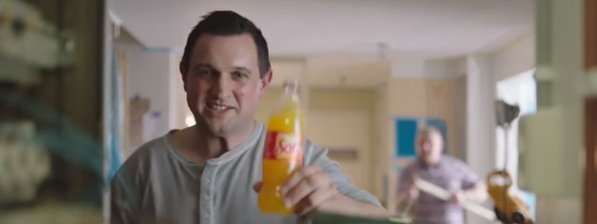 „To była świetna przygoda!” –  mówi Polak, który wystąpił w reklamie norweskiego napoju