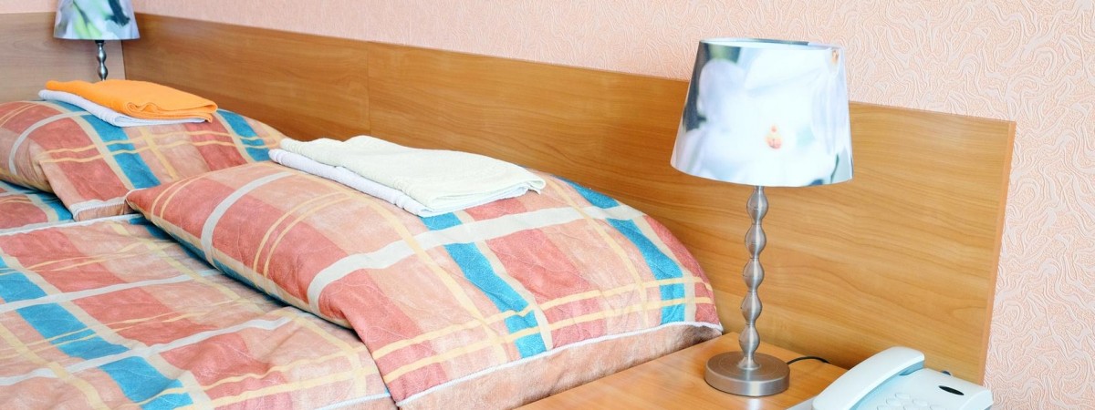 Niskobudżetowe spanie w Oslo – jak zaoszczędzić na noclegach w stolicy?  