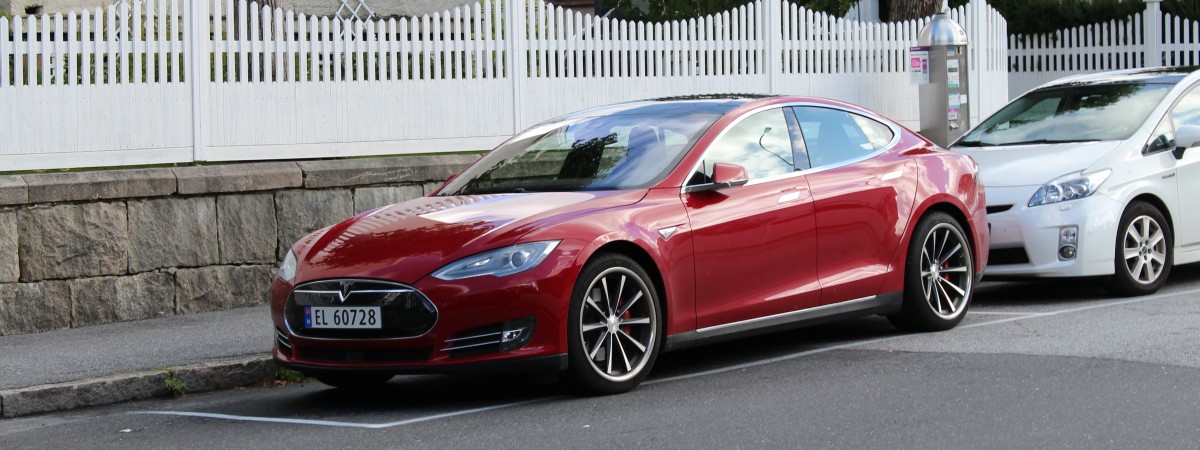 Czym są årsavgift, egenandel i bilforsikring? Musisz znać te terminy, jeśli ubezpieczasz samochód [SŁOWNICZEK]