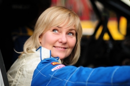 Licytacja przedmiotów WOŚP z udziałem kierowcy rajdowego Joanny Madej 