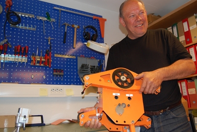 Nowy cięgnik ułatwi pracę robotników leśnych