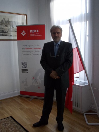 Wywiad z Kierownikiem Wydziału Promocji Handlu i Inwestycji Ambasady RP w Oslo, Januszem Steciem. 