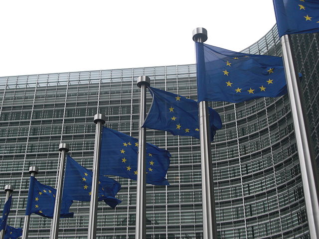 european_commission_flags_fot._sebastien_bertrand.wikimedia.jpg