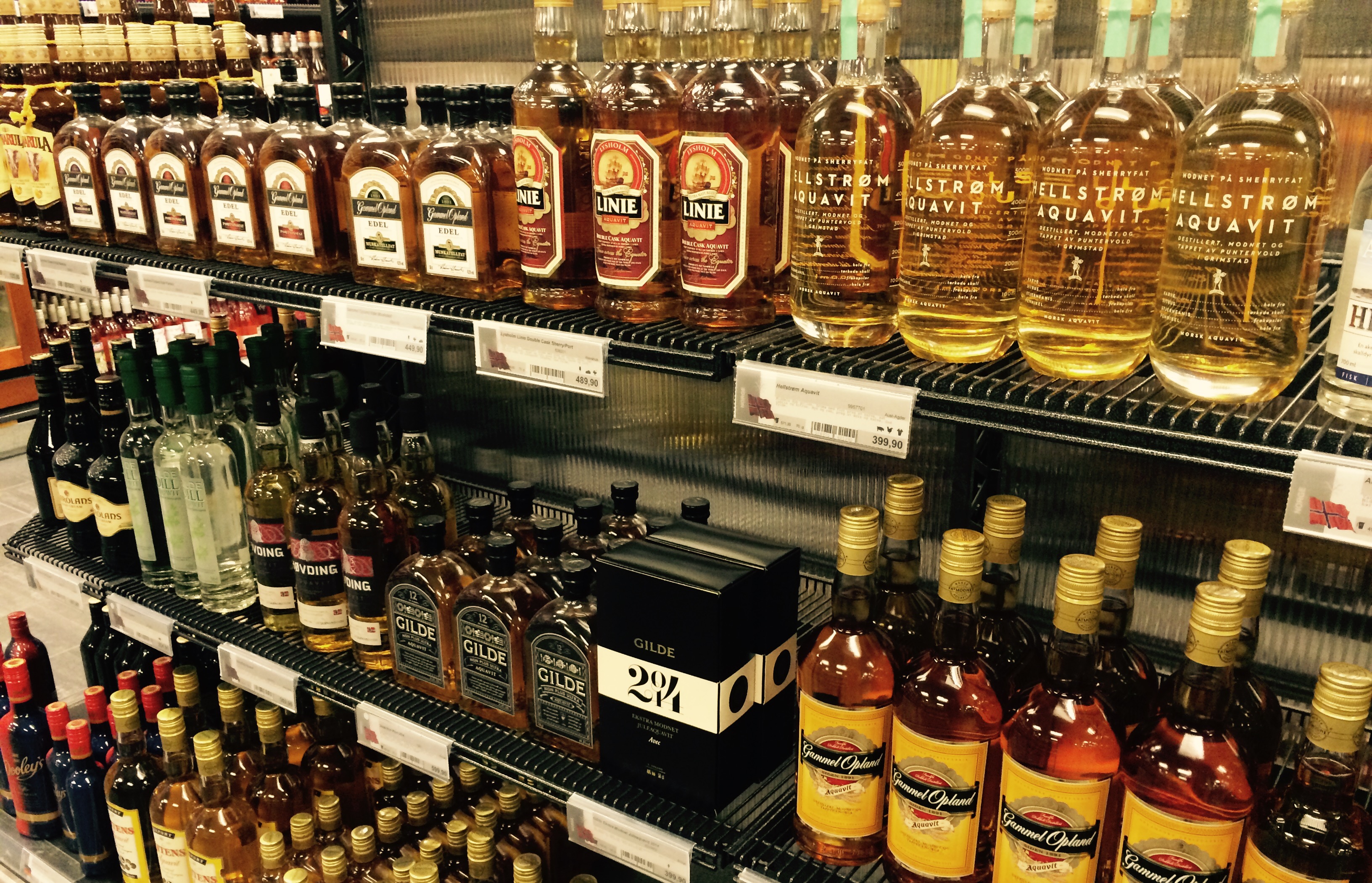 Utrudnienia na drogach spowodowane intensywnymi opadami deszczu.