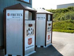 Zgniłe ryby, strzykawki i inne atrakcje w pojemnikach Fretexu