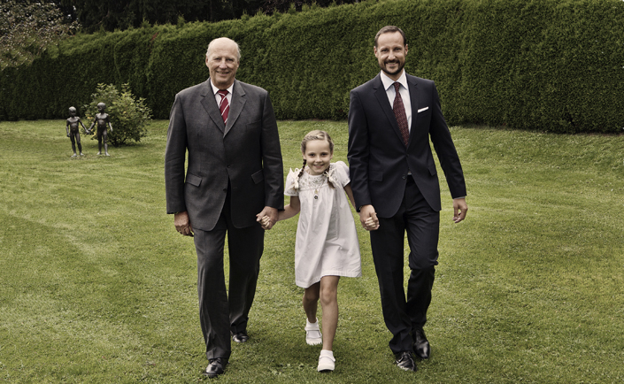 harald_v_ingrid_alexandra_haakon_magnus.jpg