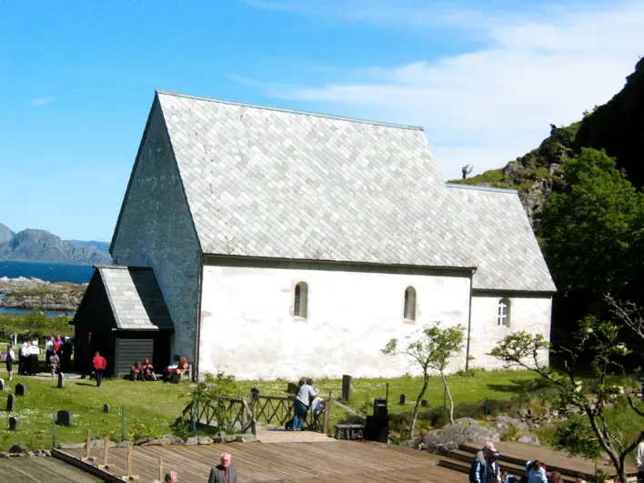 kinn.kirke.jpg