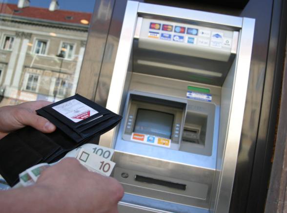Polskie karty bankomatowe znów skopiowane