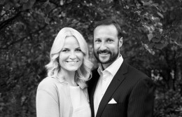 Koncert sztuki ulicznej z okazji dziesiątej rocznicy ślubu pary książęcej