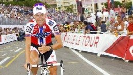 Tour de France: Mistrz Norwegii Arvesen wycofuje się po złamaniu obojczyka