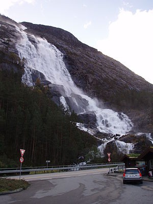 langfossen_foto_wikipedia.jpg