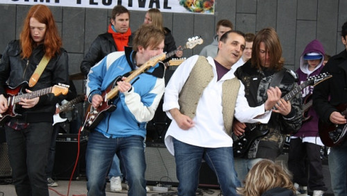 Thanks Jimi Festiwal 2011 - Pobij Gitarowy Rekord Guinnessa we Norwegii