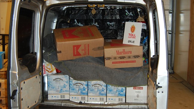 Dali dyla przed celnikami, zostawili dokumenty