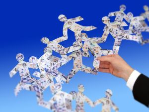 Wymogi językowe wykluczają najtęższe głowy z rynku pracy