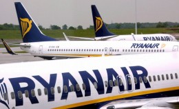 Ryanair podnosi opłaty bagażowe na wakacje