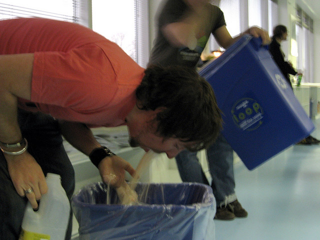 rzyganie_fot.wetwebwork.flickr.jpg