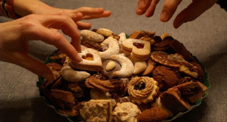 Tradycja norweskich wypieków świątecznych: historia i przepisy na popularne ciasteczka