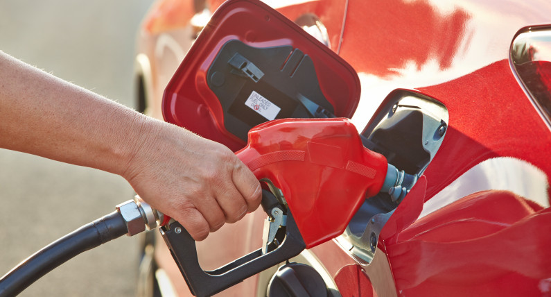 Benzyna i diesel droższe mimo ulgi. Kierowcy mogą zapłacić nawet 1150 NOK więcej