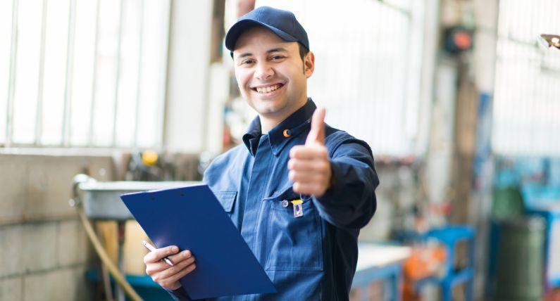 Pracujesz jako blacharz samochodowy lub hydraulik przemysłowy w Norwegii? Możesz już oficjalnie potwierdzić swoje kwalifikacje!