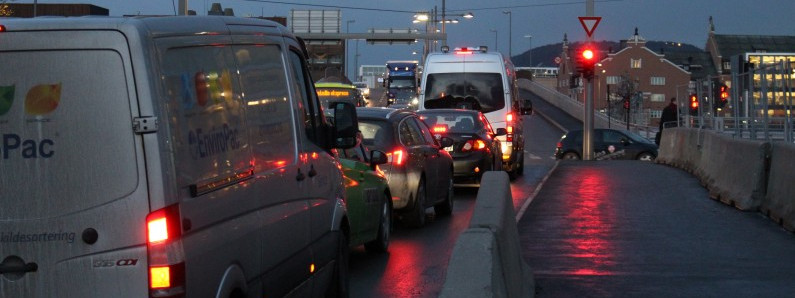 145 godzin – tyle w korkach stoją kierowcy z Oslo. Dużo? W Polsce jeszcze dłużej
