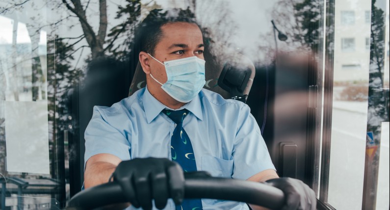 Nie służba zdrowia ani budowlanka: pracownicy tych branż najczęściej się zarażają