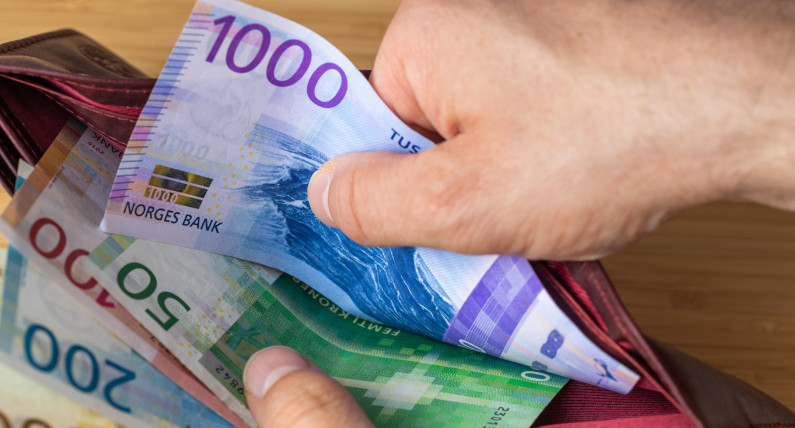 Korona norweska dryfuje bez kierunku. Stagnacja może słono kosztować