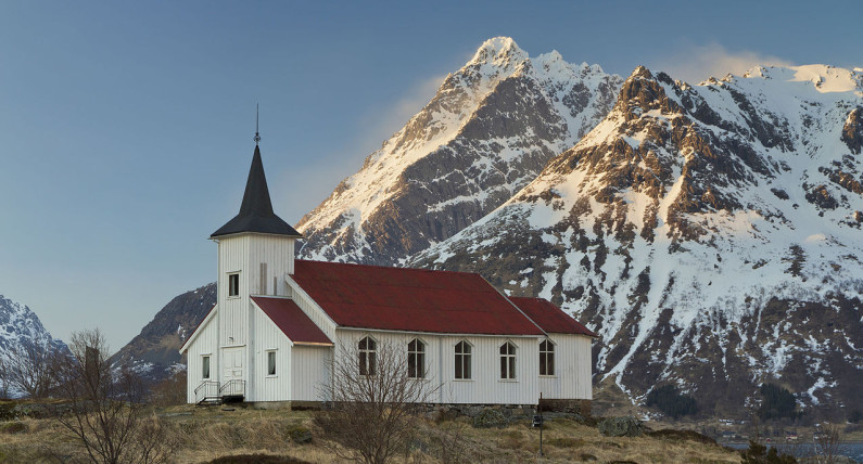 Co z religią w kraju fiordów? Wiadomo, ile osób uczestniczy w życiu Kościoła Norwegii