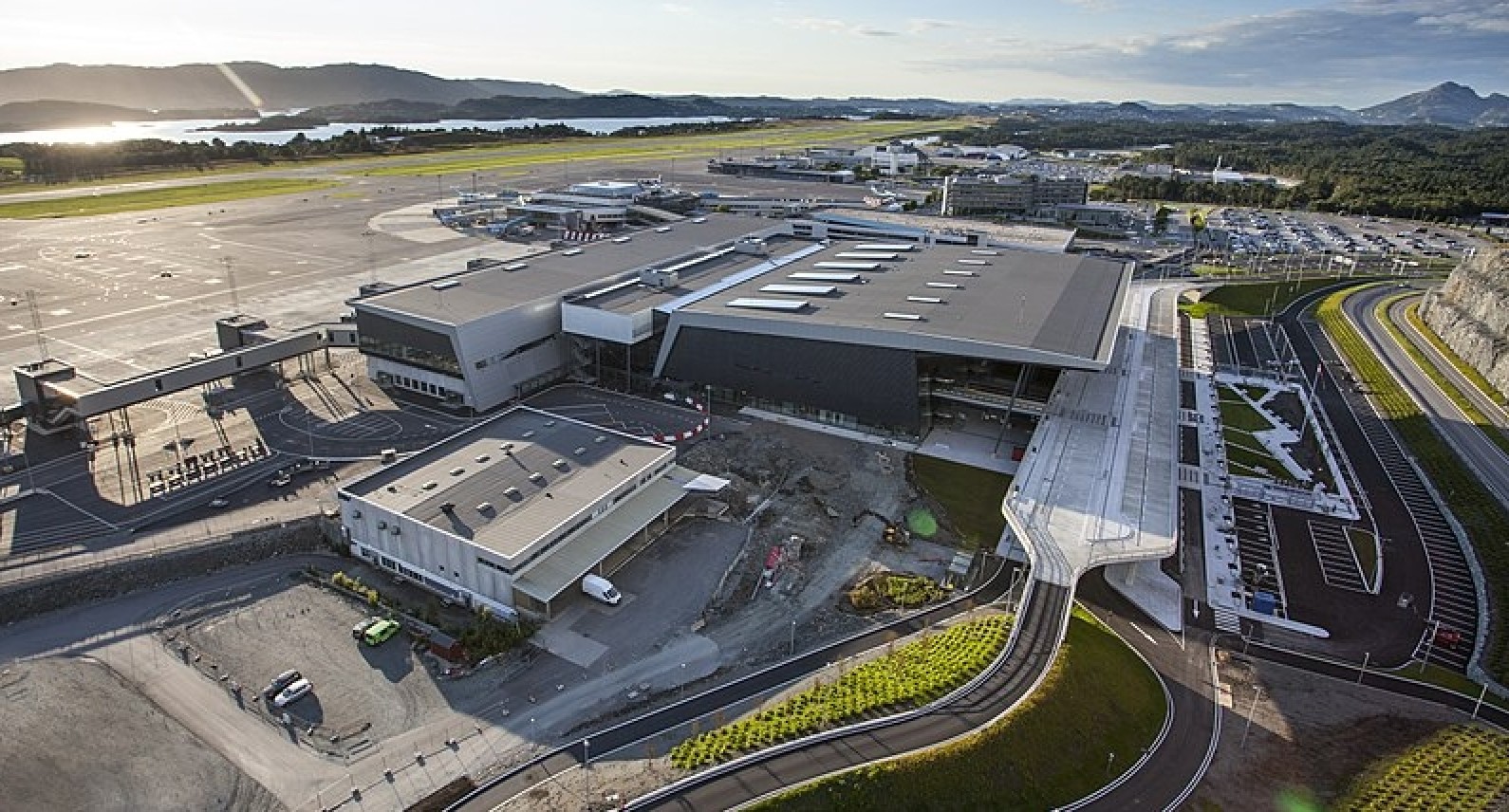  Testy na koronawirusa na norweskich lotniskach i granicach. Pierwsza stacja ruszy w Bergen