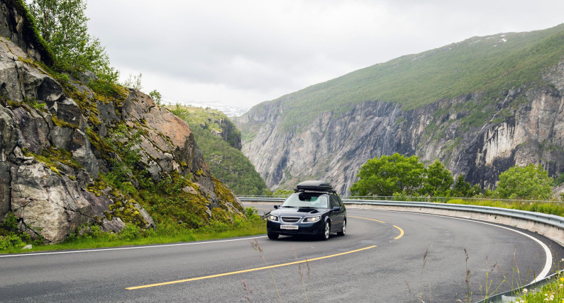 Niebezpieczeństwo na drogach rośnie. Wielu kierowców ignoruje ostrzeżenia
