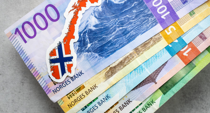 Korona norweska najtańsza od 30 lat – co się dzieję z walutą kraju fiordów? Prognozy na 2025 rok