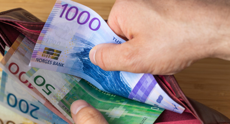 Słaby kurs korony i wysokie stopy procentowe winą Norges Bank? „Mógł działać szybciej”
