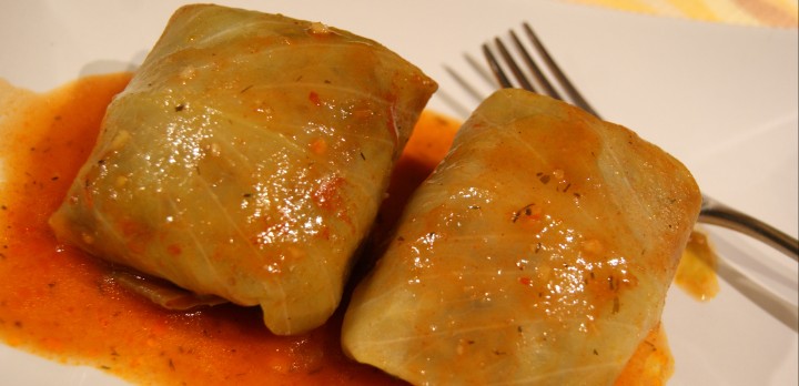 Domowe gołąbki w sosie pomidorowym