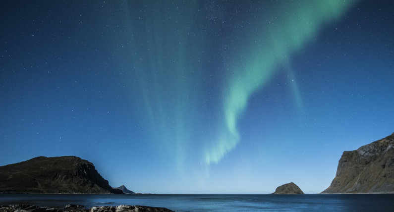 Burza z kosmosu nadciąga. Norwegowie szykują się na widowisko na niebie