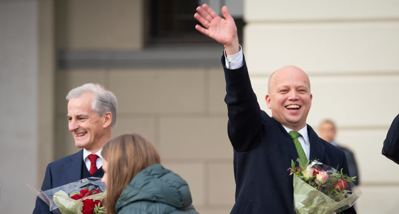 „Zwiększają wydatki zamiast obniżyć podatki”. Norweski rząd mocno krytykowany