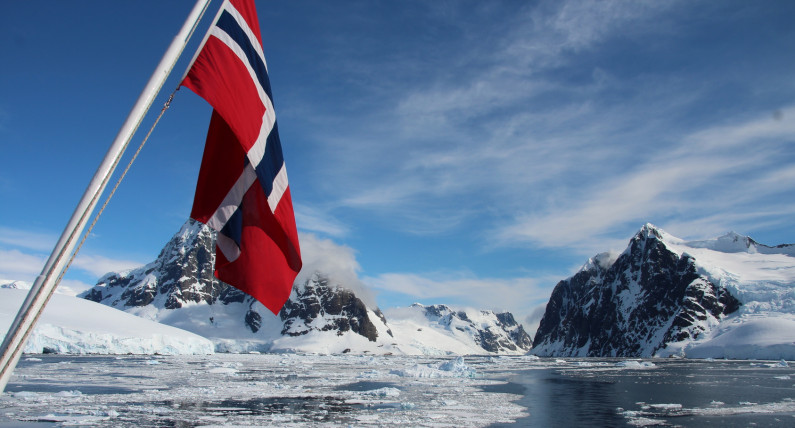 Norwegia odkryje największą tajemnicę Antarktydy? Przełomowe znalezisko trafiło do Bergen
