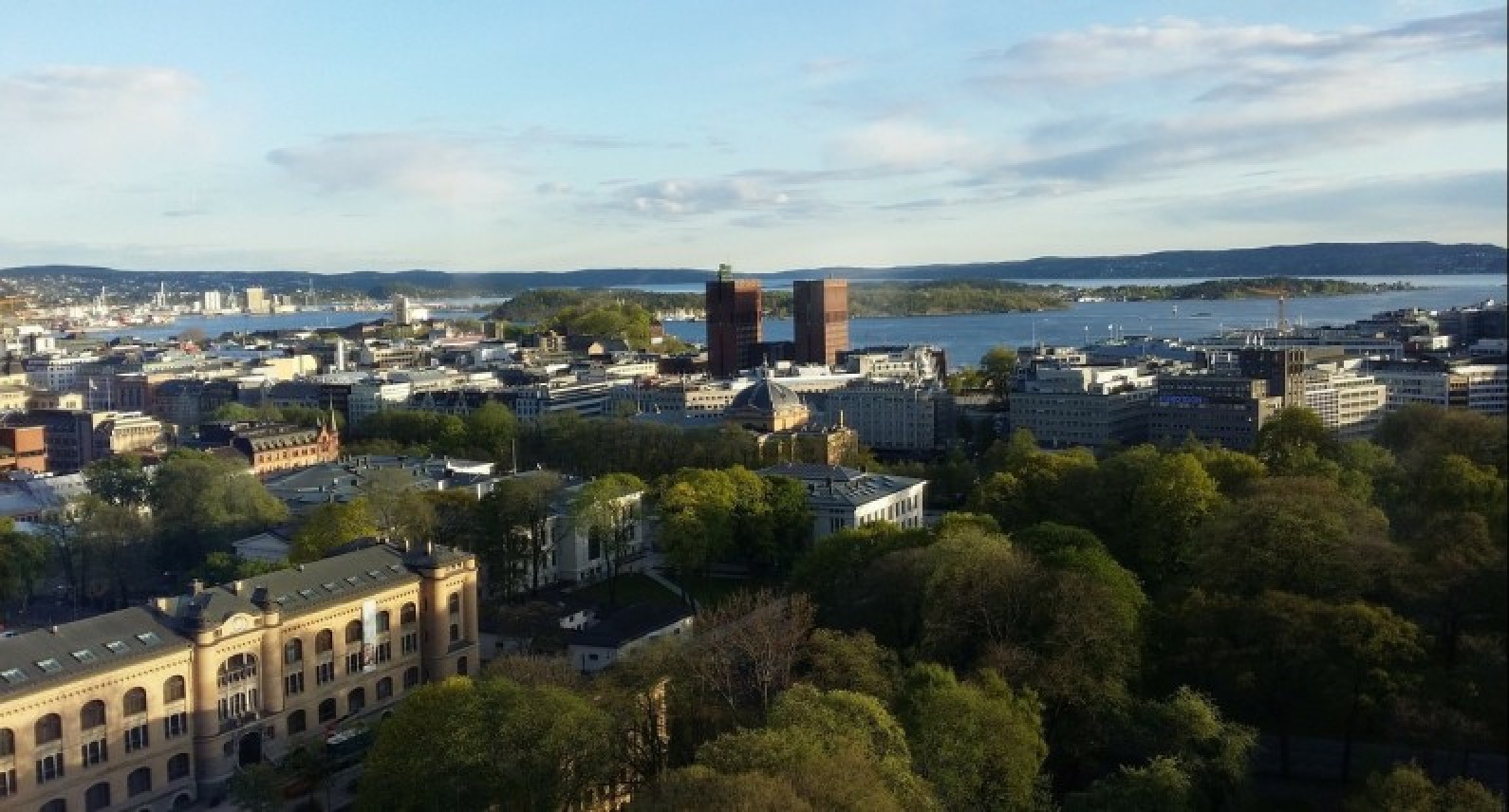 Rząd łagodzi obostrzenia w Nordre Follo i Ås. Sytuacja w Oslo wciąż niepewna