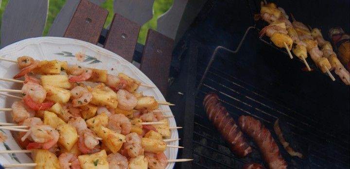 Propozycje na majowego grilla. Szaszłyki czy chrupiące skrzydełka?